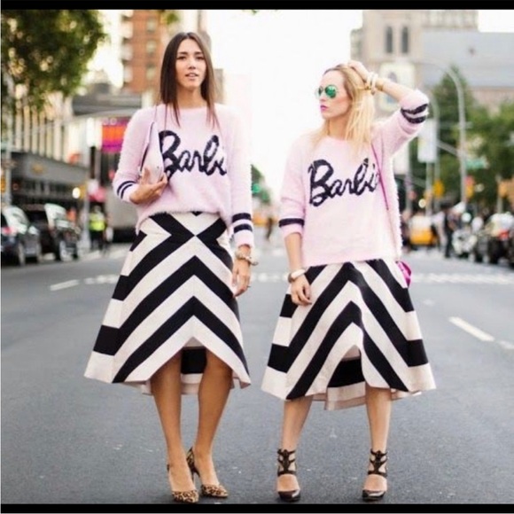 Limited Edition Barbie x Forever 21 Pink Fuzzy Sweater Size Small Rare Sold Out! - Picture 2 of 8